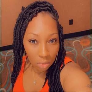 Meet your Posher, Latoya